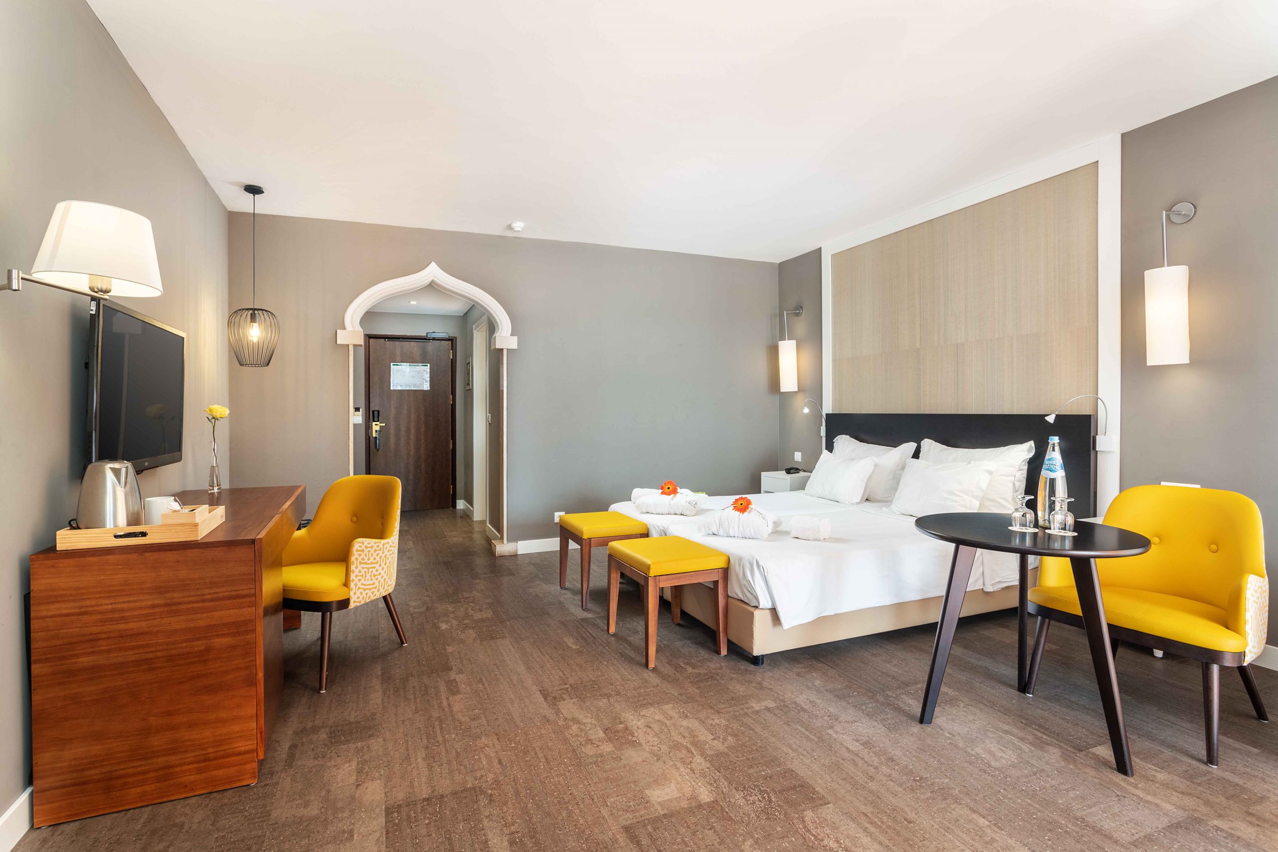 Cama do Quarto Vista Mar Frontal do hotel AP Oriental Beach, em Portimão