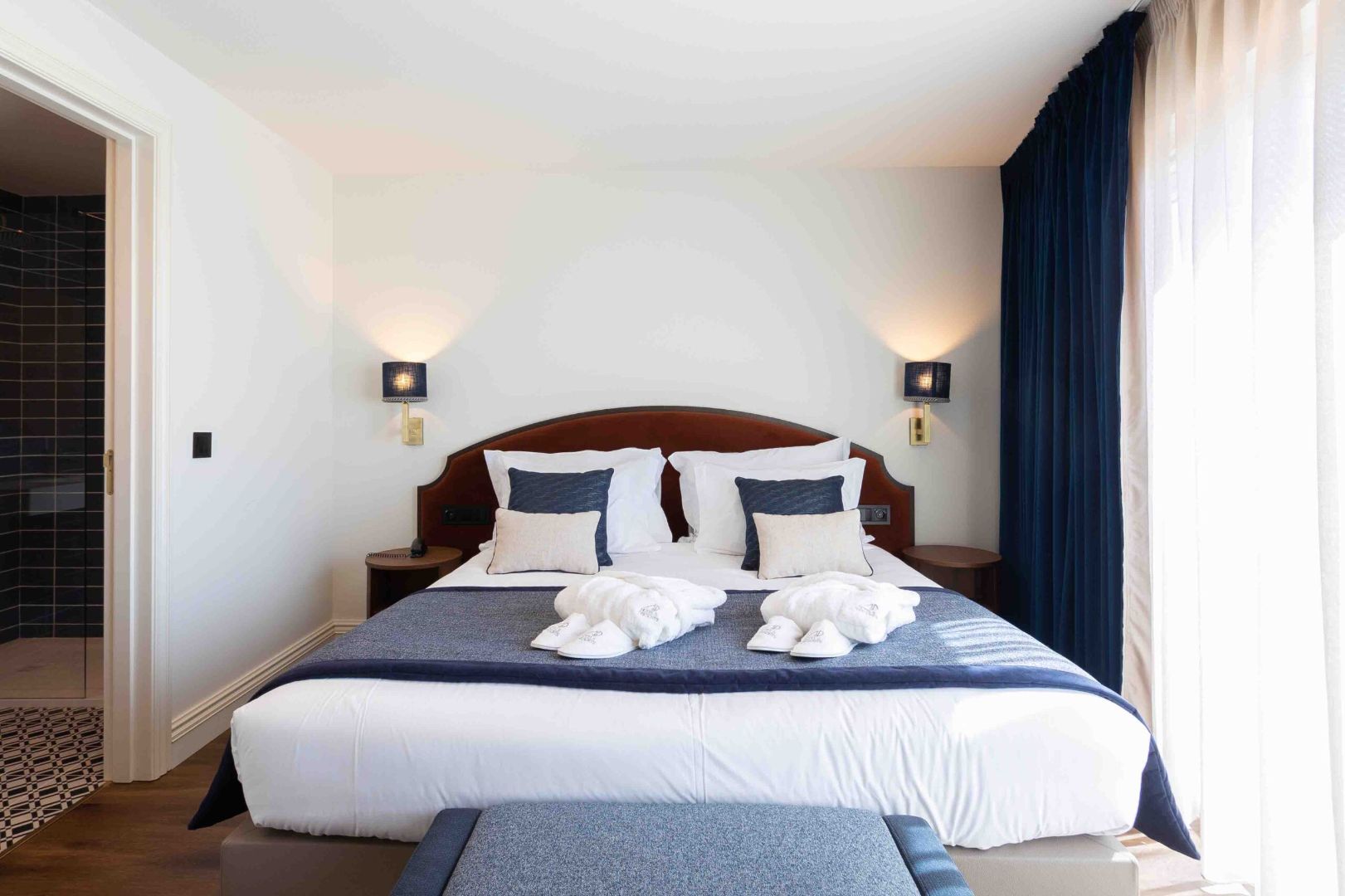 Quarto-Superior-ou-Twin-do-hotel-AP-Dona-Aninhas-em-Viana-do-Castelo-5-scaled-3 Cama do quarto Superior ou Twin do hotel AP Dona Aninhas, em Viana do Castelo