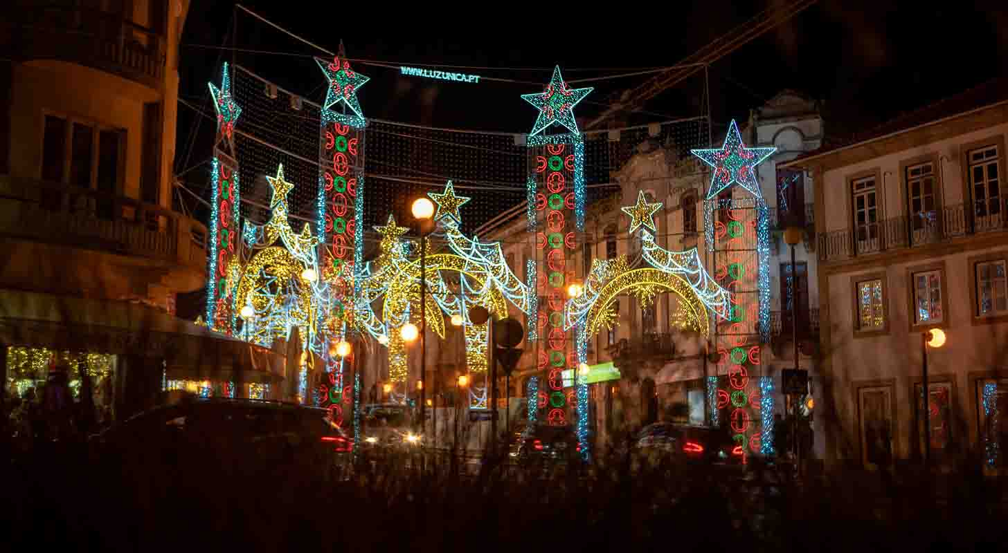 Viana do Castelo iluminada com luzes de natal