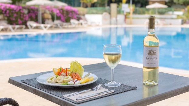 Pool Snacks and Buffet with Quinta de Sao Sebastiao