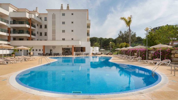 Pool AP Victoria Sports and Beach View
